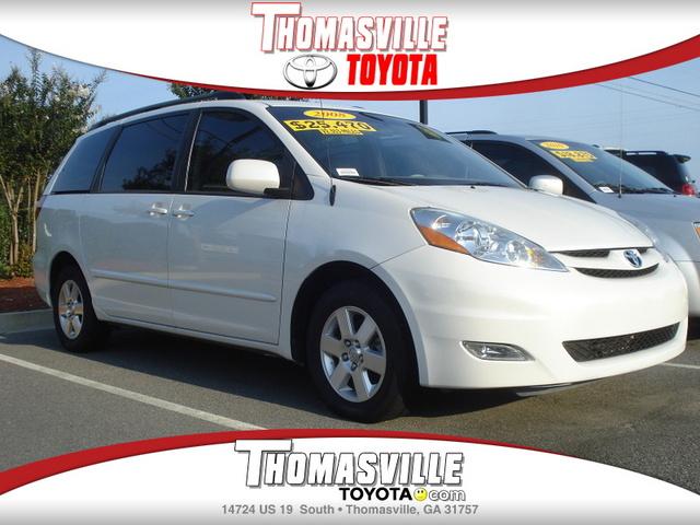 Toyota Sienna 2008 photo 3