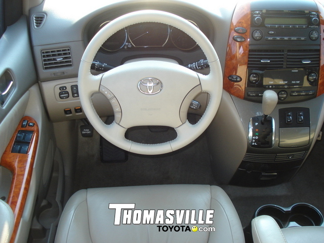 Toyota Sienna 2008 photo 5