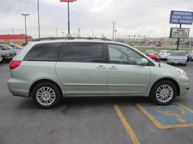 Toyota Sienna 2008 photo 3