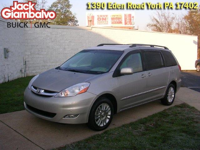 Toyota Sienna Eddie Bauer 4x4 MiniVan