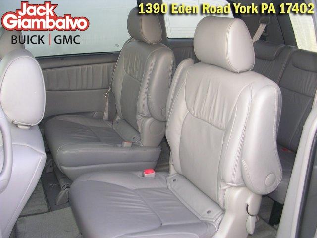 Toyota Sienna 2008 photo 4