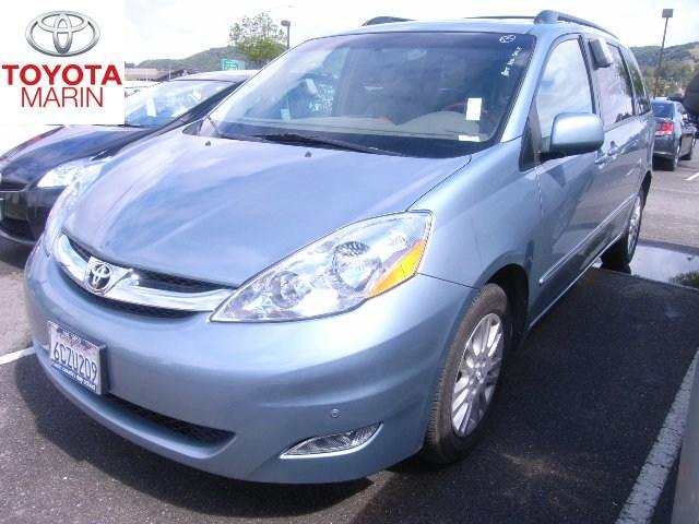 Toyota Sienna 2008 photo 2