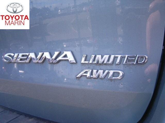 Toyota Sienna 2008 photo 3