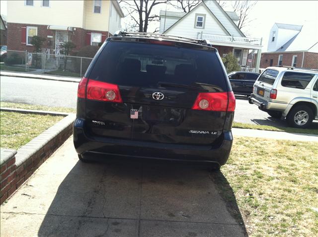 Toyota Sienna 2008 photo 2