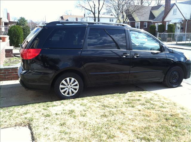 Toyota Sienna 2008 photo 4