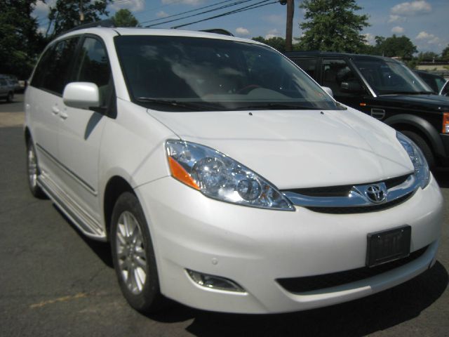 Toyota Sienna 2008 photo 3