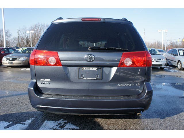 Toyota Sienna 2008 photo 1