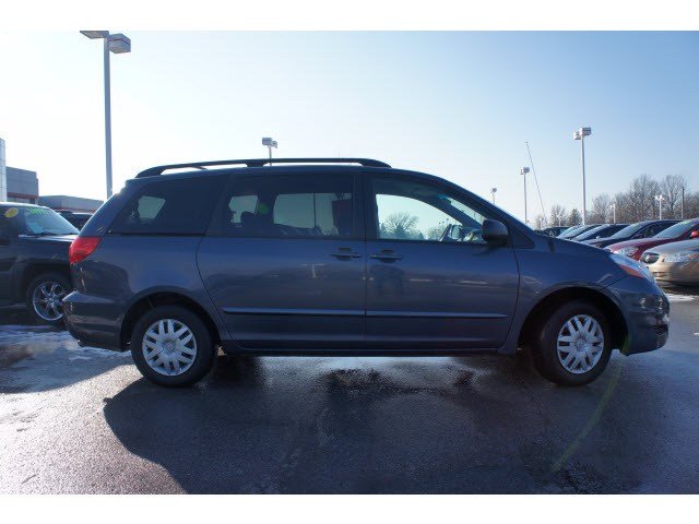 Toyota Sienna 2008 photo 3