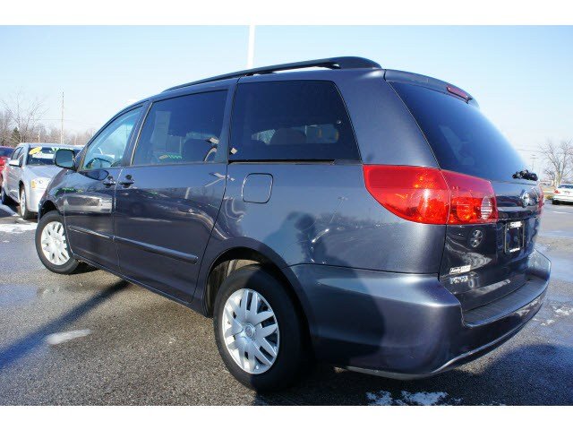 Toyota Sienna 2008 photo 5