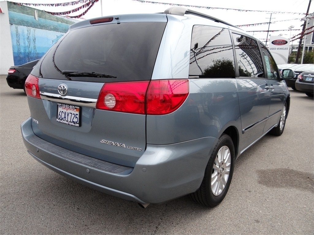 Toyota Sienna 2008 photo 3