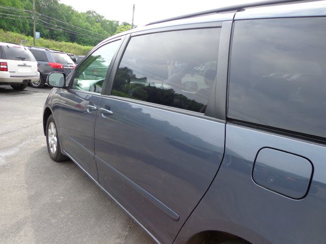 Toyota Sienna 2008 photo 1