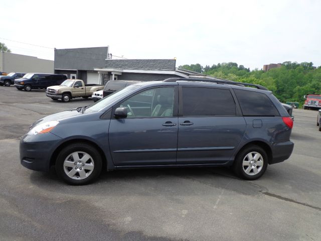 Toyota Sienna 2008 photo 18