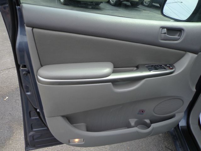 Toyota Sienna 2008 photo 2