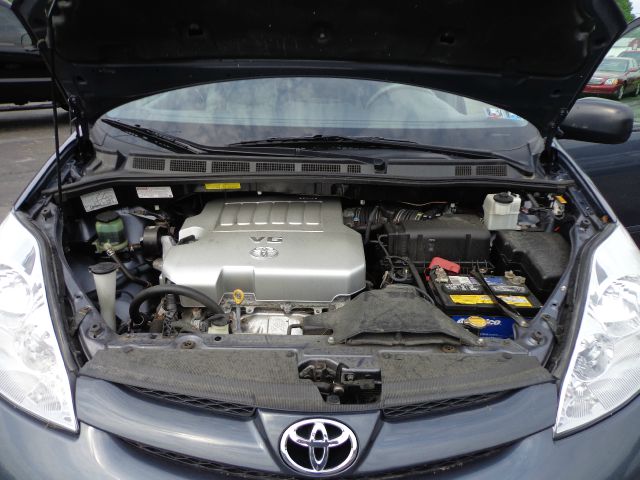 Toyota Sienna 2008 photo 4