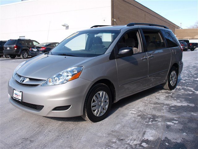 Toyota Sienna 2008 photo 4