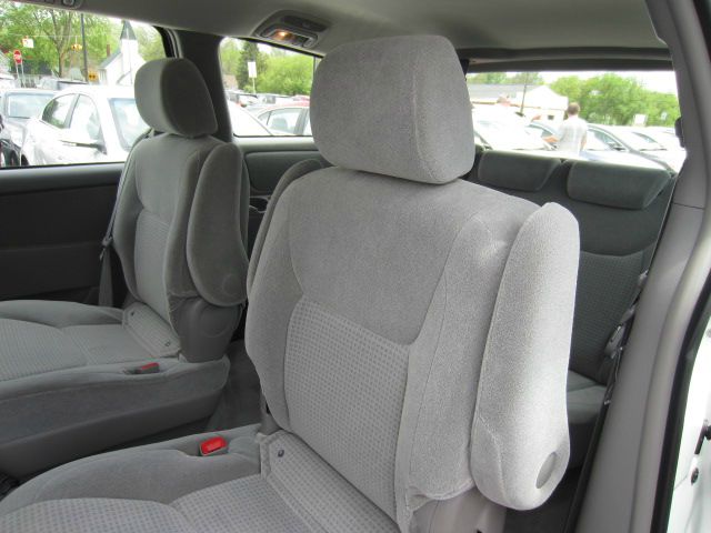 Toyota Sienna 2008 photo 1