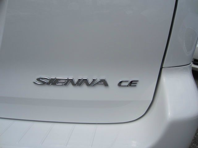 Toyota Sienna 2008 photo 10