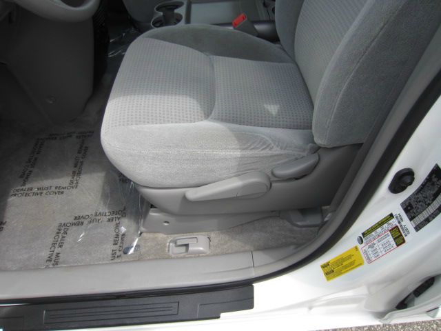 Toyota Sienna 2008 photo 16