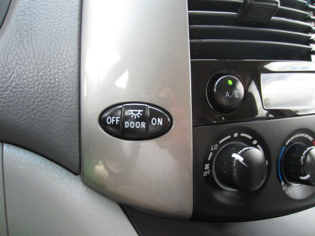 Toyota Sienna 2008 photo 18