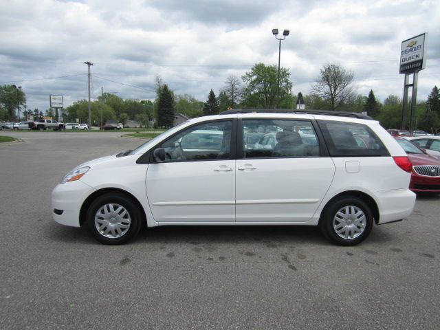 Toyota Sienna 2008 photo 2