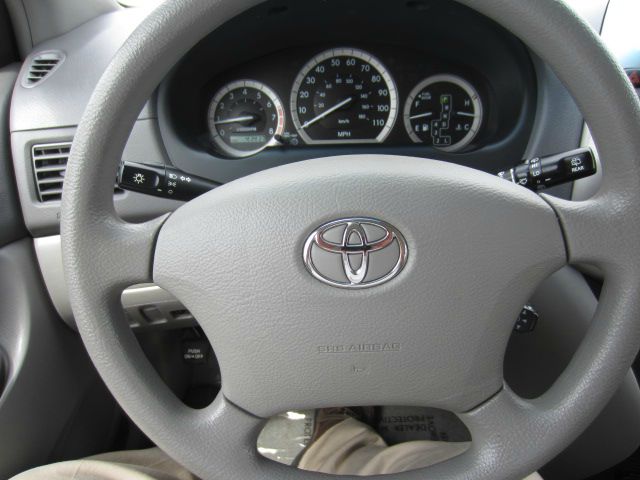 Toyota Sienna 2008 photo 21