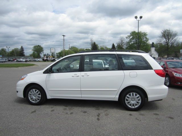 Toyota Sienna 2008 photo 24