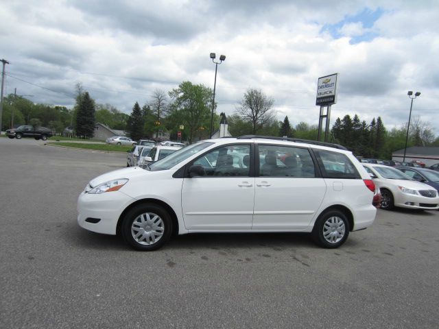 Toyota Sienna 2008 photo 26