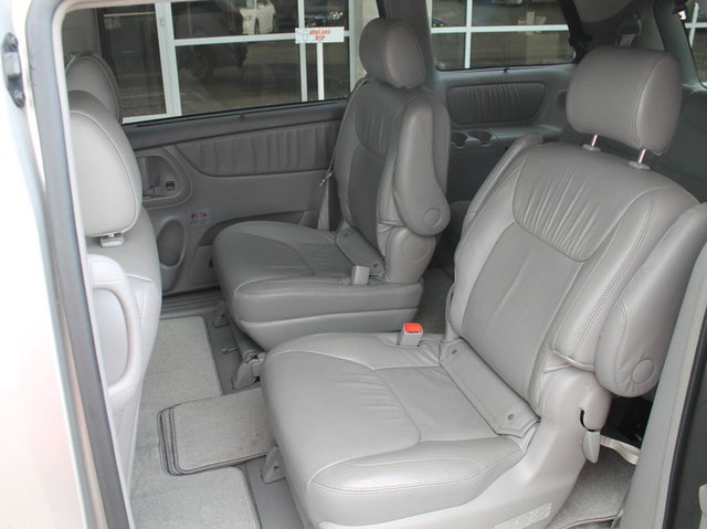 Toyota Sienna 2008 photo 1