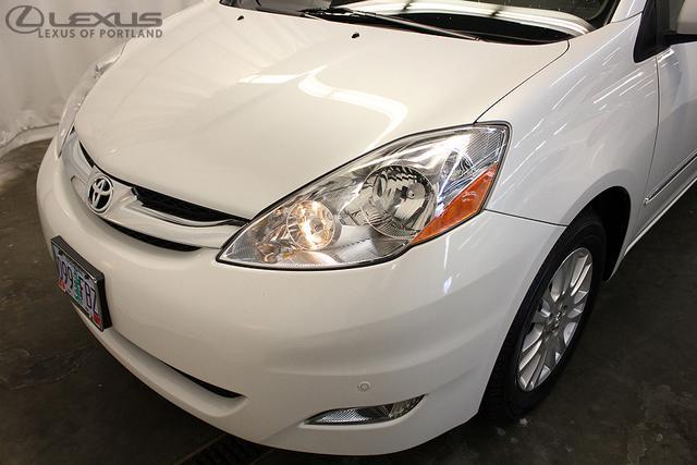 Toyota Sienna 2008 photo 1