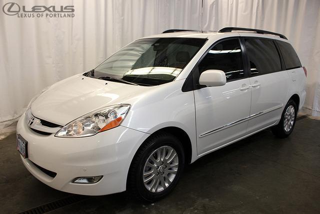 Toyota Sienna 2008 photo 2