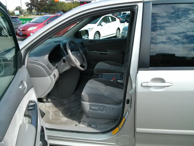 Toyota Sienna 2008 photo 4