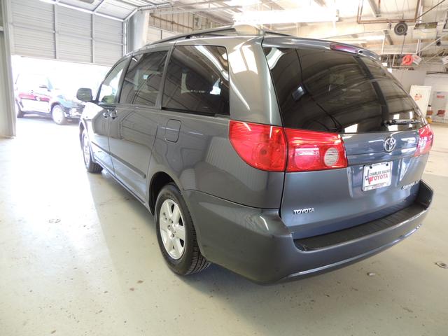 Toyota Sienna 2008 photo 5