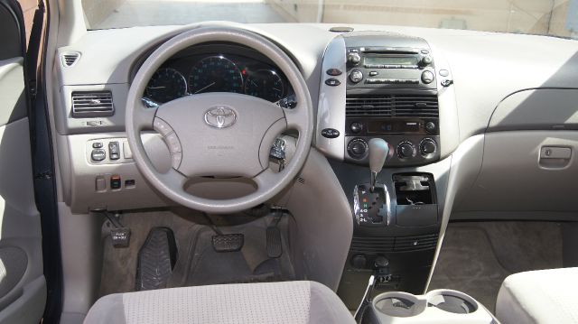 Toyota Sienna 2008 photo 10