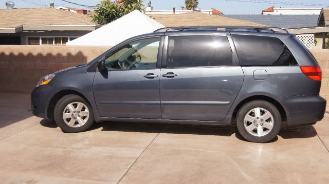 Toyota Sienna 2008 photo 14