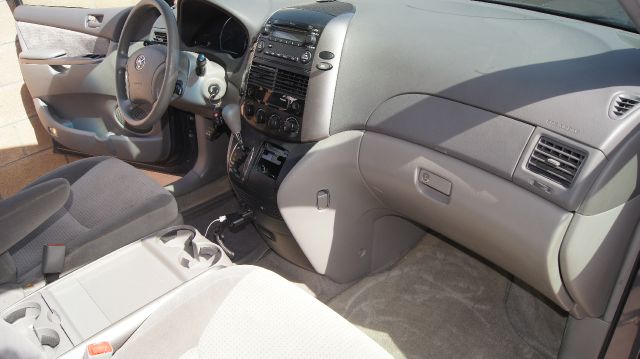 Toyota Sienna 2008 photo 9