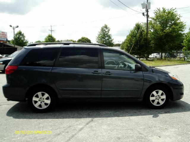 Toyota Sienna 2008 photo 7