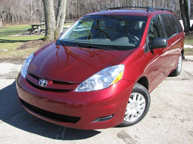 Toyota Sienna 2009 photo 3