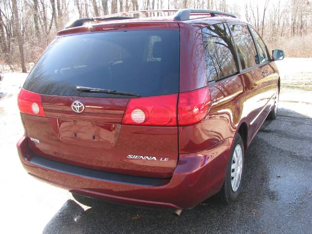 Toyota Sienna 2009 photo 4