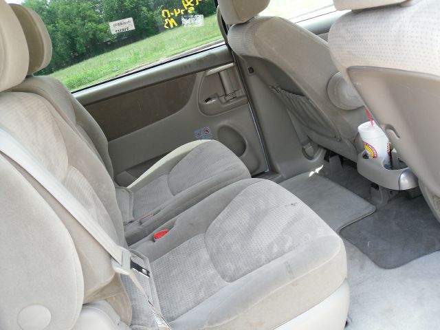 Toyota Sienna 2009 photo 1