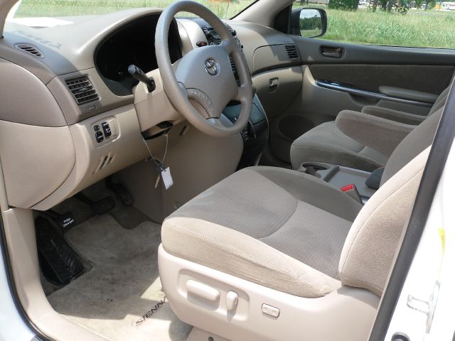 Toyota Sienna 2009 photo 5