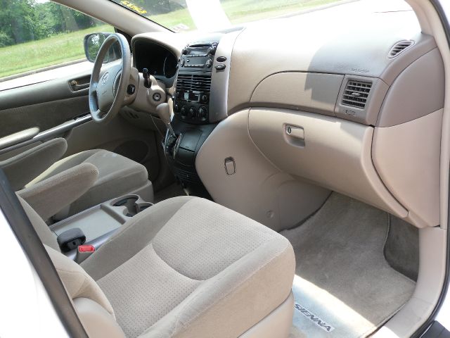 Toyota Sienna 2009 photo 6