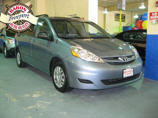 Toyota Sienna 2009 photo 3