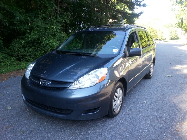 Toyota Sienna 2009 photo 3