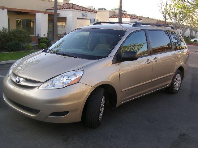 Toyota Sienna X MiniVan