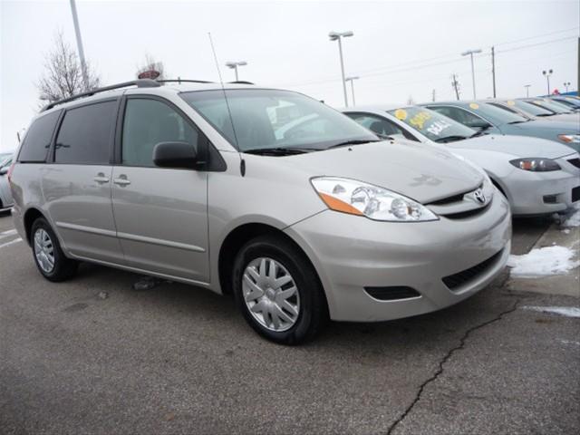 Toyota Sienna 2009 photo 1