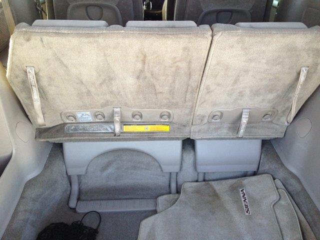 Toyota Sienna 2010 photo 8