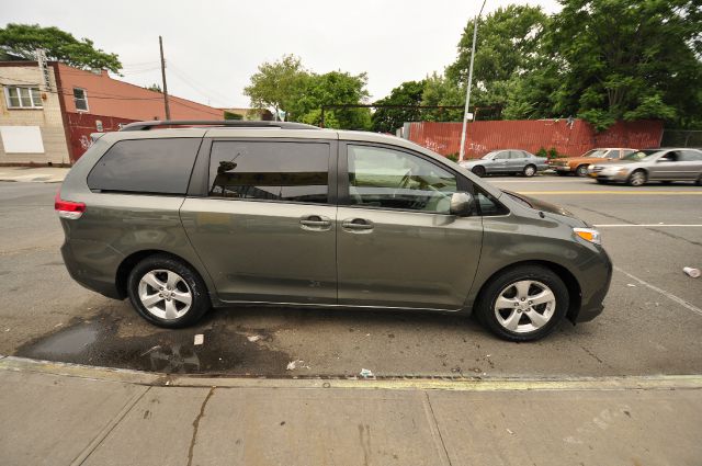 Toyota Sienna GLT Special Edition MiniVan