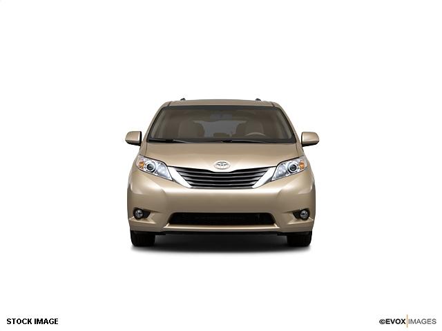 Toyota Sienna 2011 photo 1