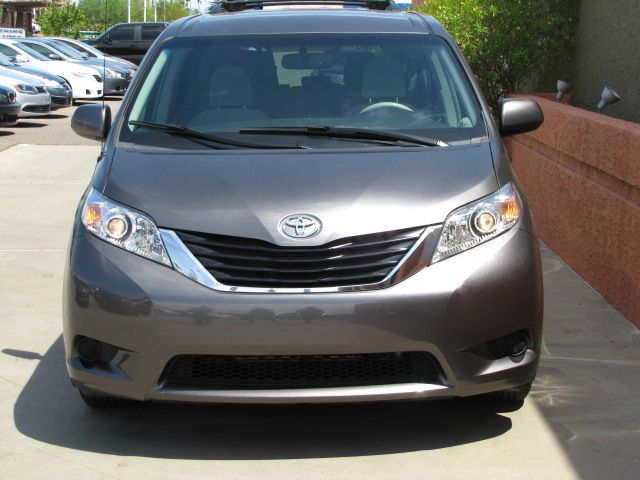 Toyota Sienna S Sport PLUS MiniVan