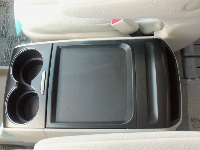 Toyota Sienna 2011 photo 25